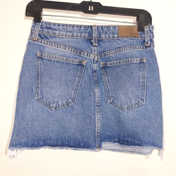 Carmar Women's Side Zip Zip Medium Wash Denim Mini Skirt Size 28 EUC - Picture 10 of 13